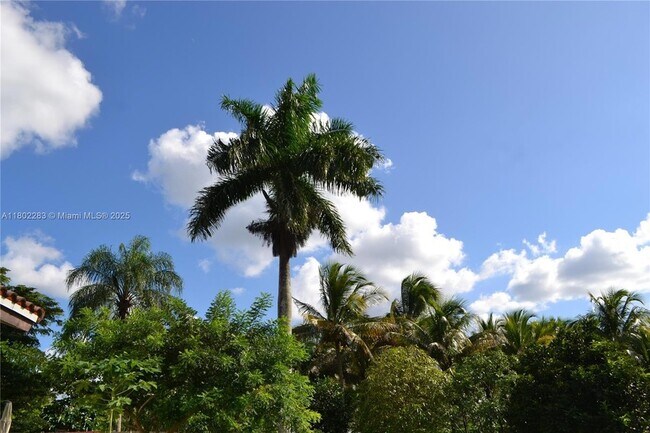 Building Photo - 5425 SW 190th Ave