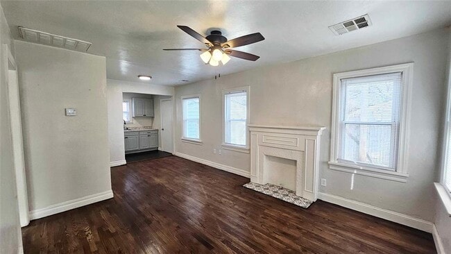 Building Photo - 3817 Key Pl