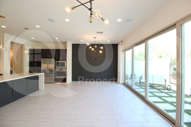 Building Photo - 7330 E Vista Bonita Dr