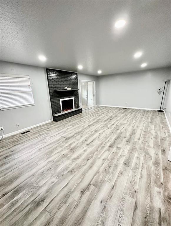 Building Photo - 3215 Oakwood Dr