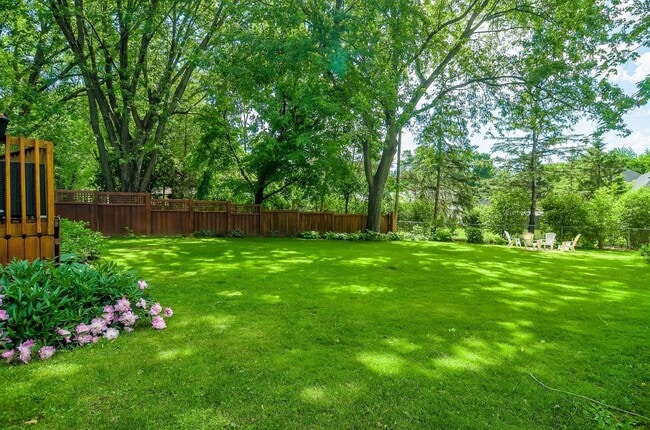 Building Photo - Nice Updated 3br/3ba In Wayzata (1 car garage)