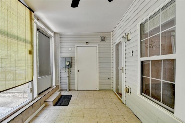 Building Photo - 3426 Town Square Dr NW