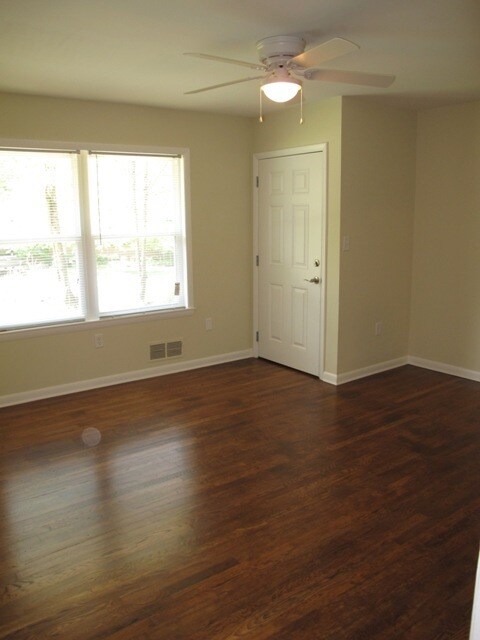 Building Photo - 60 Caroline Ave