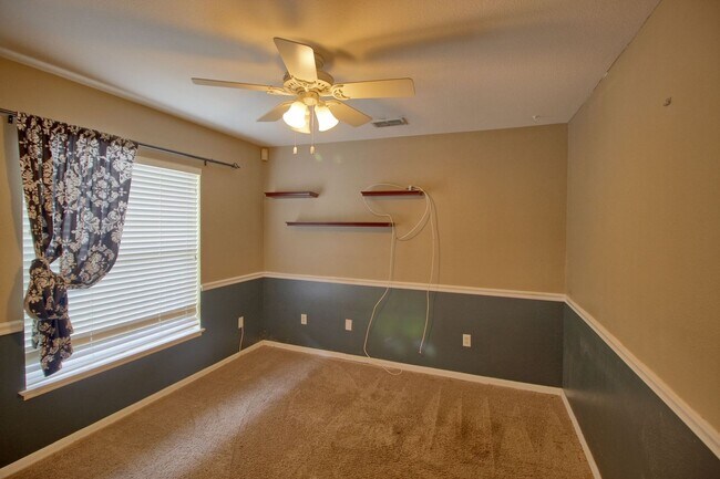 Building Photo - 2120 Falkner Rd