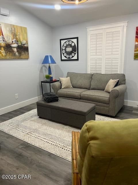 Building Photo - 1219 Thomas Dr