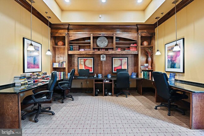 Building Photo - 12921 Centre Park Cir