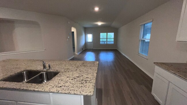 Building Photo - Charming 4-Bedroom Home Available for Rent...