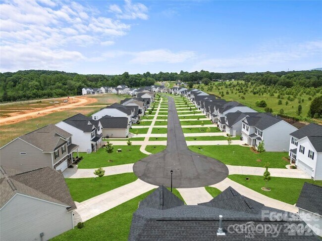 Building Photo - 3240 Laurel Brk Dr