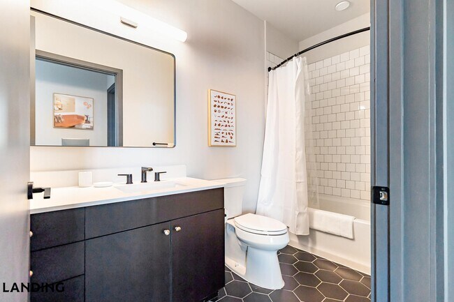 Building Photo - 55 Elm St