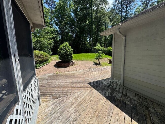 Building Photo - 4798 Rock Island Ln NW