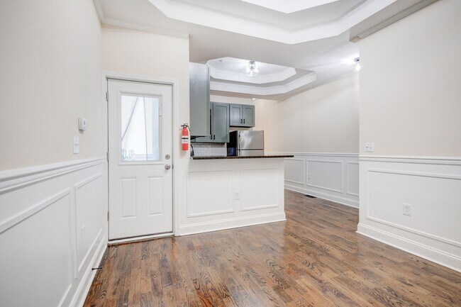 Building Photo - Make this your home today! Come rent with ...