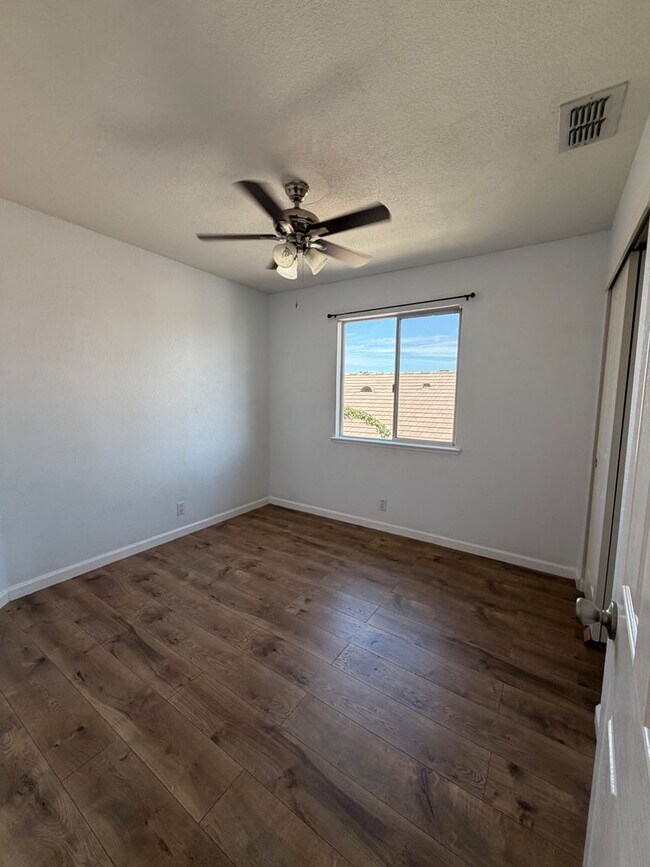 Building Photo - 8574 Tambor Way