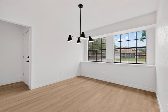 Building Photo - 14305 Vandever St