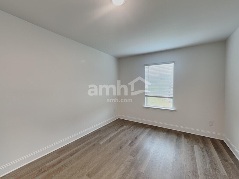 Building Photo - 1207 Livengood Wy