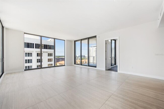 Building Photo - 301 1st St S