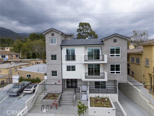 Building Photo - 10218 Fernglen Ave