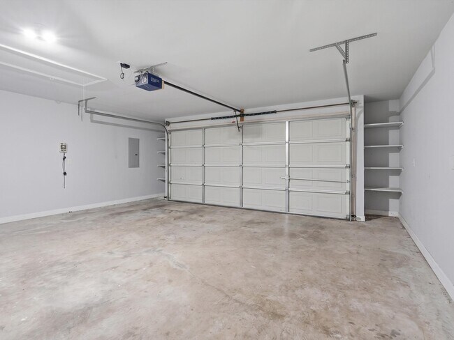 Building Photo - 2819 Willowick Tr SE