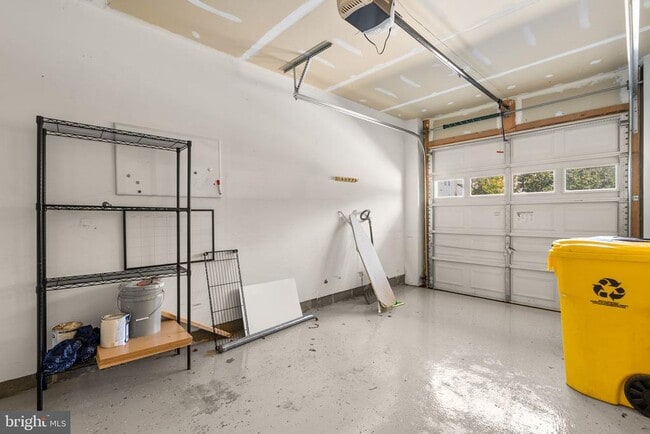 Building Photo - 1616 Hardwick Ct