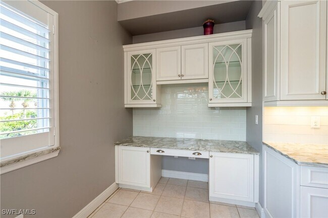 Building Photo - 14815 Laguna Dr