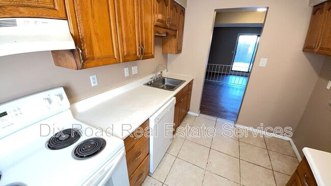 Building Photo - 1415 Villa Ct