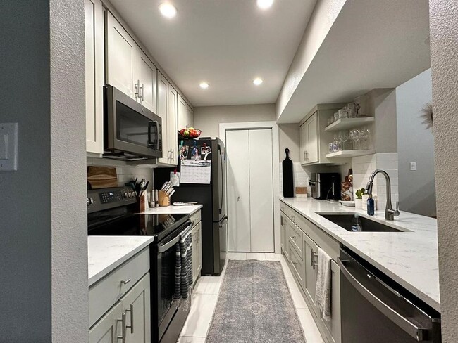 Building Photo - 1712 Cinnamon Path