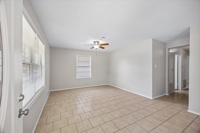 Building Photo - 10214 Torrington Ln