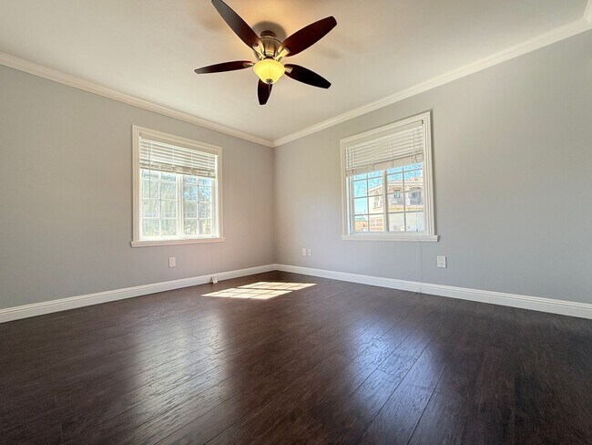 Building Photo - 6660 Charlesworth Ave