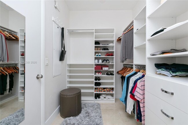 Building Photo - 17121 Collins Ave