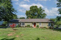 Building Photo - 106 Steeplechase Ct