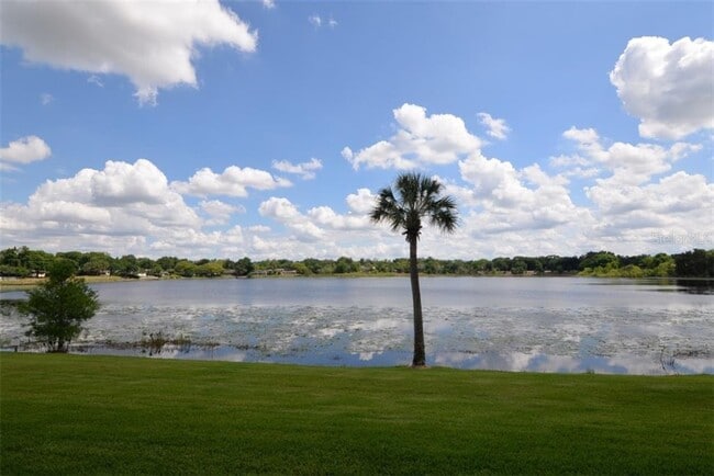 Building Photo - 361 W Lake Faith Dr