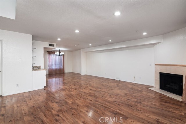 Building Photo - 2930 Montrose Ave