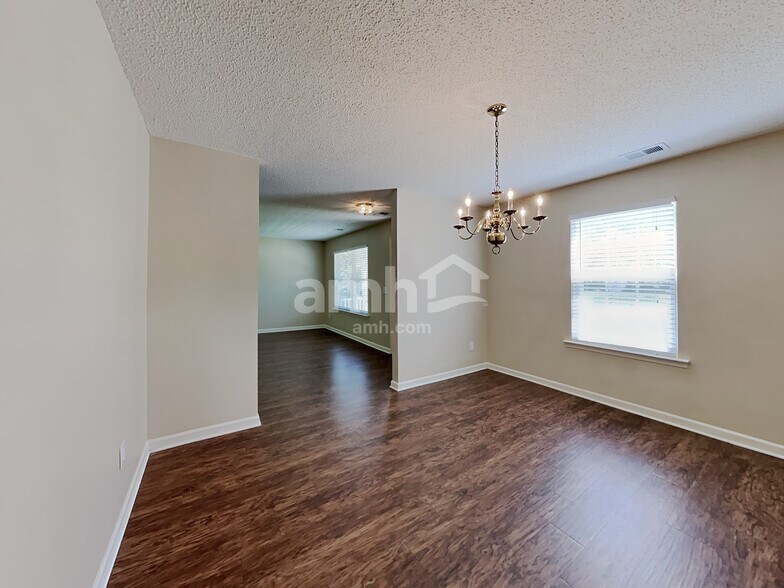 Building Photo - 347 Dogwood Creek Pl