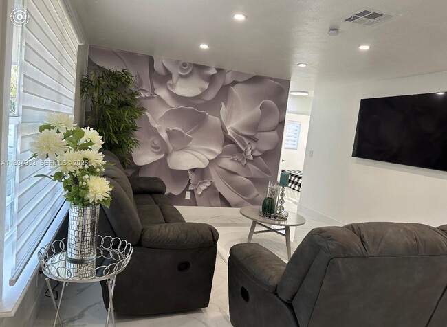 Building Photo - 4531 SW 42nd Terrace