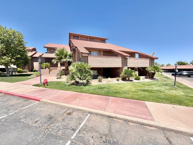 Building Photo - Furnished Resort Style Living - Getting freshly remodeled! Very Nice Sports Village Condo with lo...