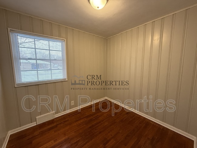 Building Photo - 513 James Dr