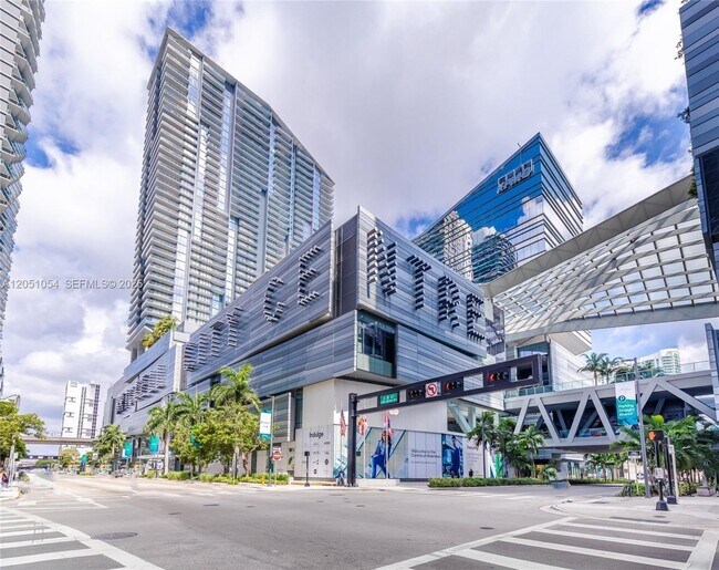 Building Photo - 801 S Miami Ave