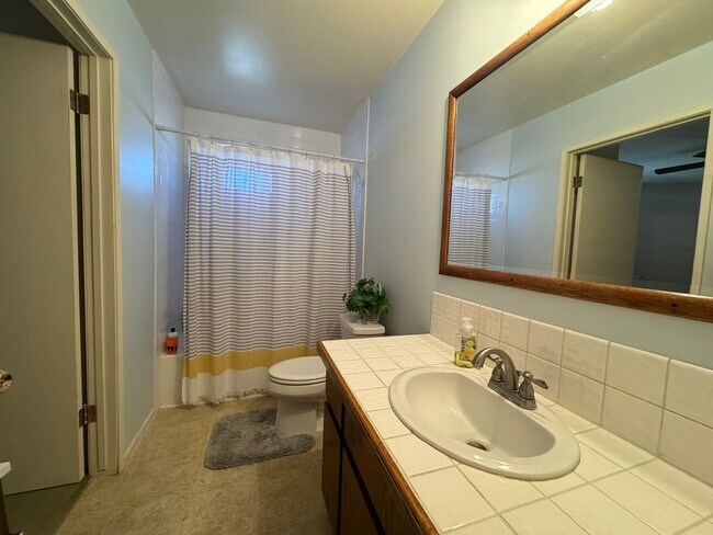 Building Photo - 2834