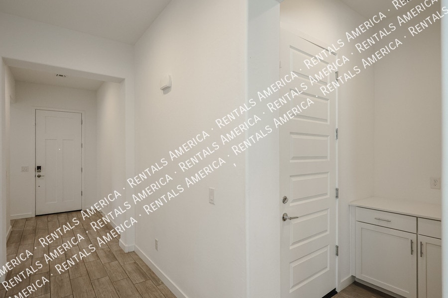 Building Photo - 3812 E Bartlett Way