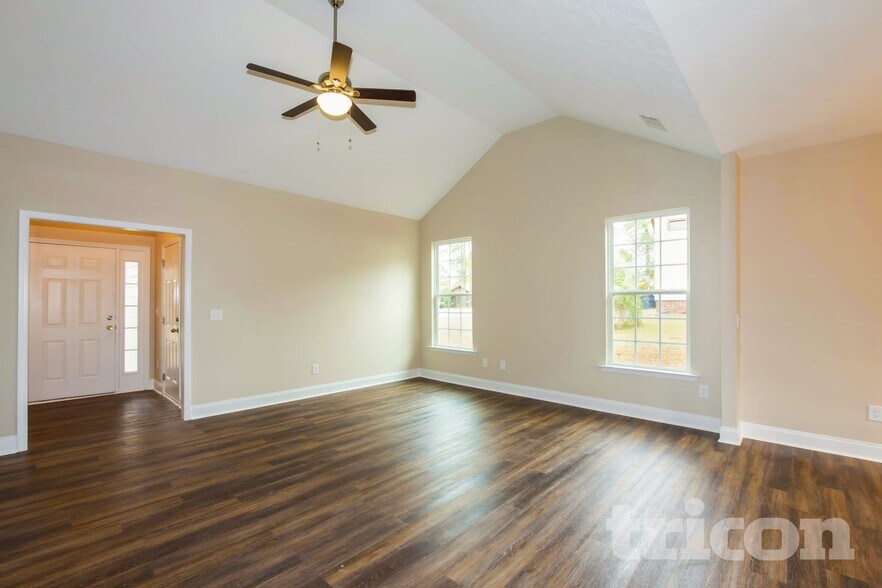 Building Photo - 110 Darian Dr