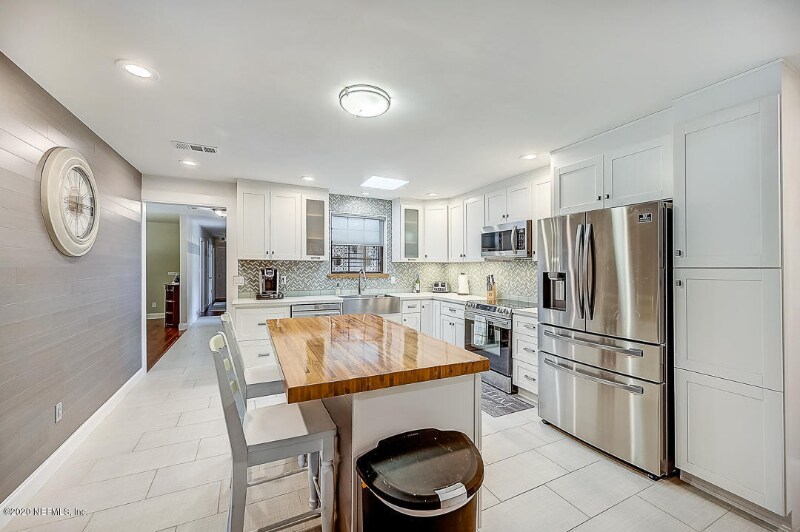 Building Photo - 5556 Floral Ave