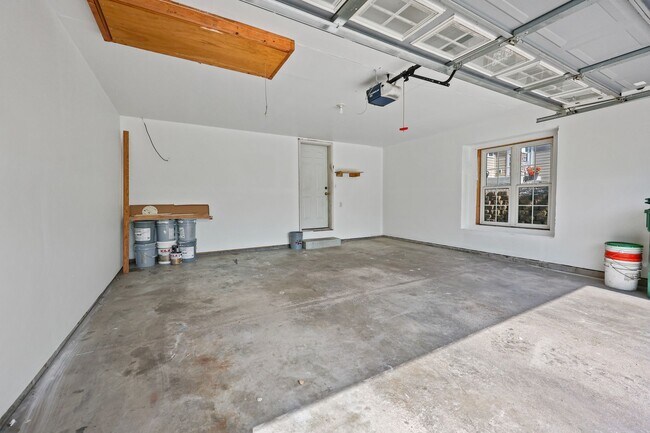 Building Photo - 6030 Boulder Ridge Dr