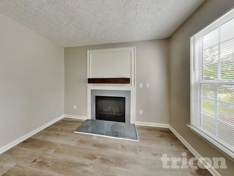 Building Photo - 1829 Elkpark Dr