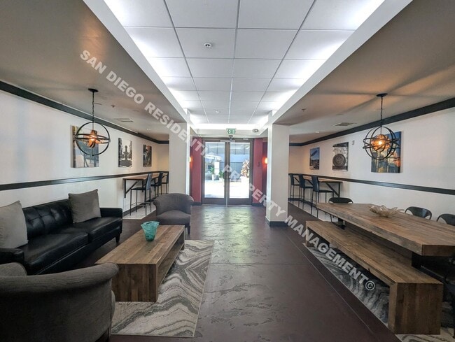 Building Photo - ***$200 MOVE-IN DISCOUNT*** Updated Studio with Parking and Washer/Dryer in Prime Little Italy Lo...