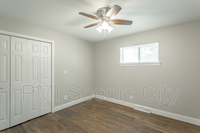 Building Photo - 1375 Orbit Dr