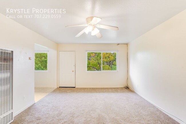 Building Photo - NOW Available In Benicia! 2 BD, 1 BA Condo...