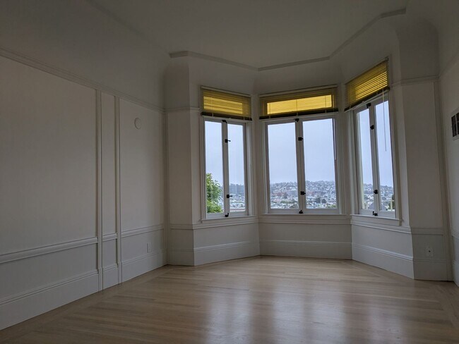 Building Photo - 1119Dol