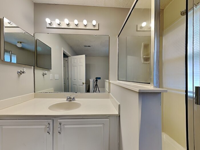 Building Photo - 3724 Capps Hill Dr