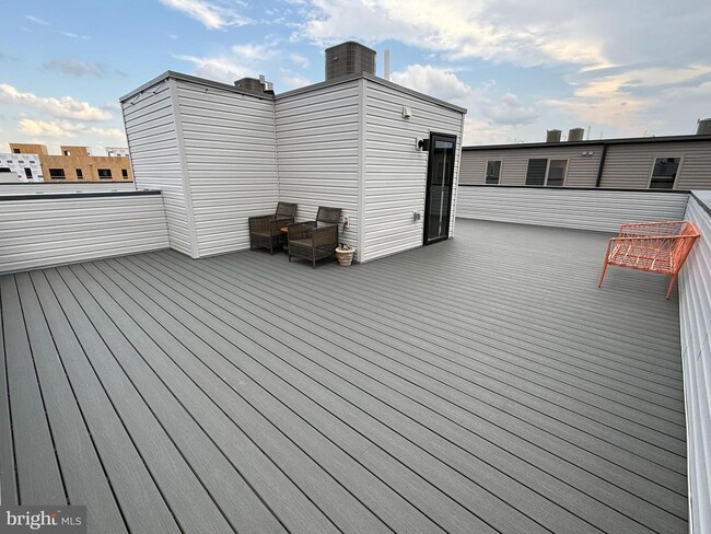 Building Photo - 3006 S Northbank Pl