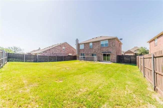 Building Photo - 560 Griffith Dr