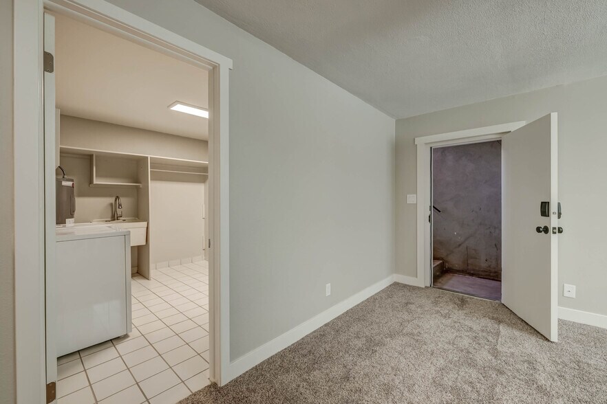 Building Photo - 660 S 400 E